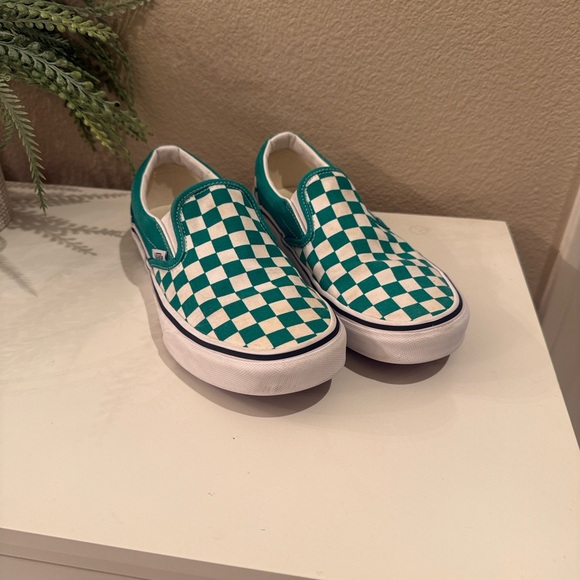 Vans Slip-On Checkerboard Skate Shoe - Pepper Green
Size: Mens 7/Womens 8.5 - Picture 3 of 8